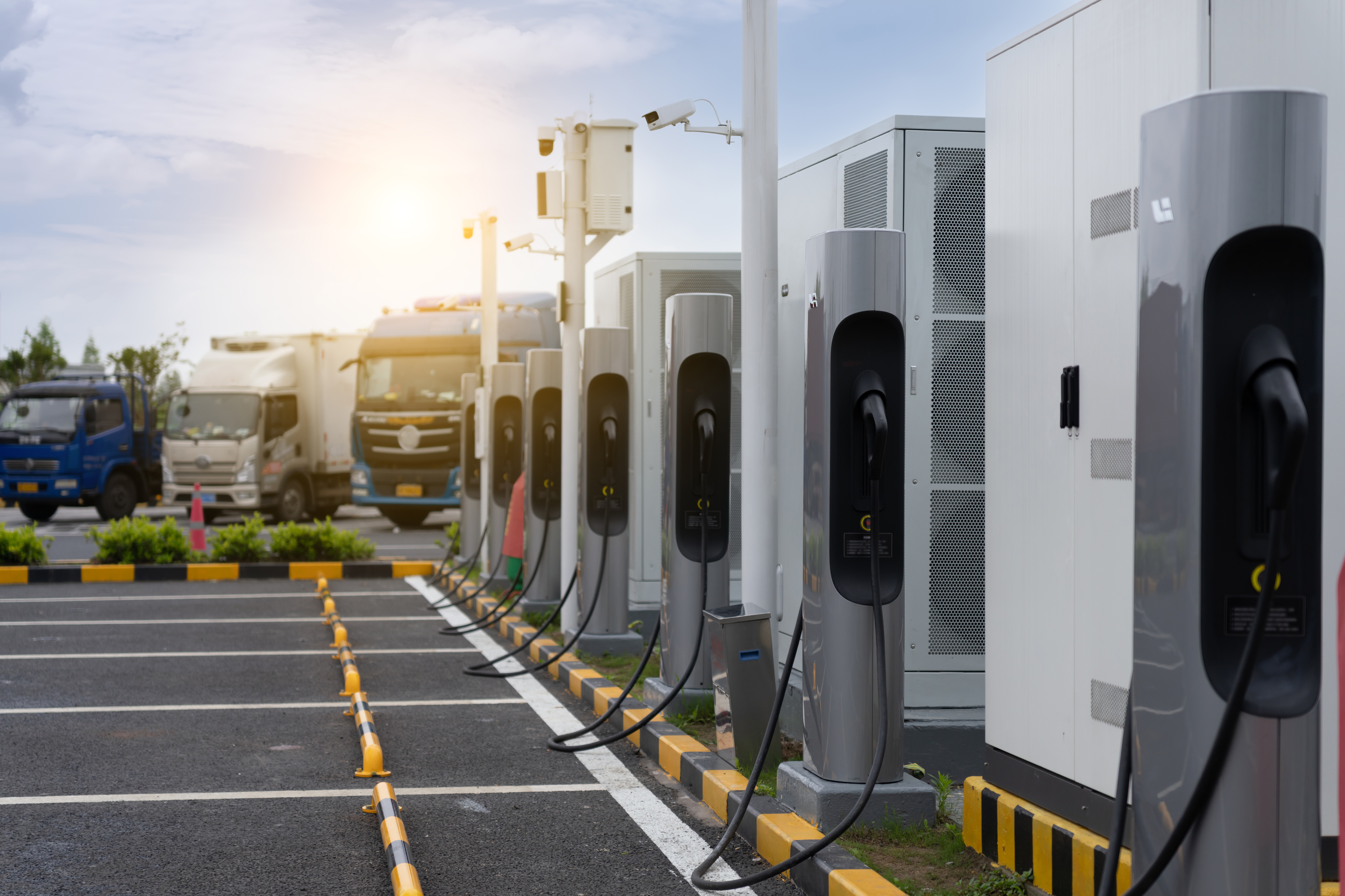 EV Battery Swapping vs Charging Station: Which one is Better and Why?